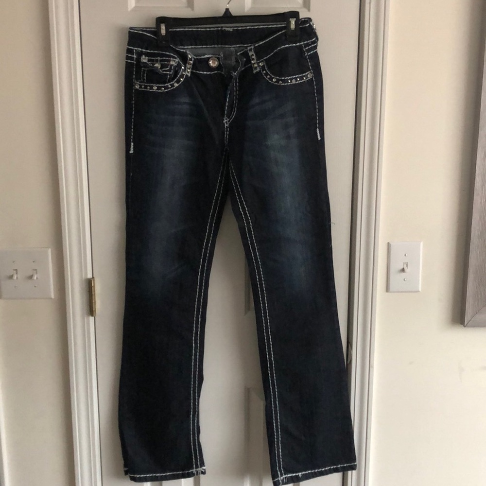 Miss Chic Jeans, thick stitching & studded.